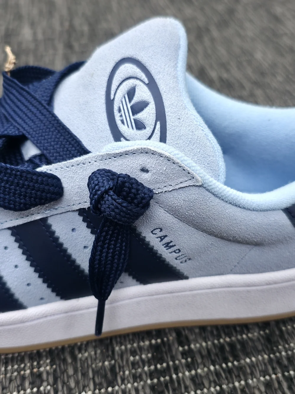 Men's Adidas Originals Light Blue and Navy Low-Top Sneakers Campus 00 W SIZE 8/2
